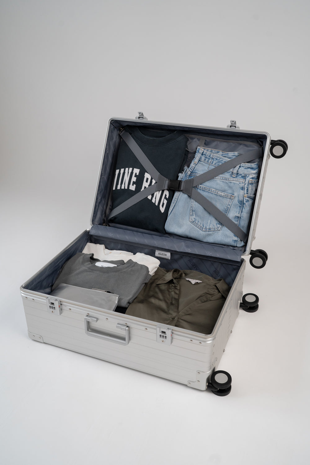 LOULEX-ALEON 21" TRAVELLER PHOTOCASE